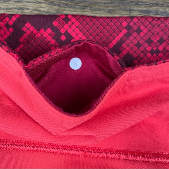 Lululemon Wunder Under Crop Leggings Reversible Alarming Cranberry - Picture 5 of 10